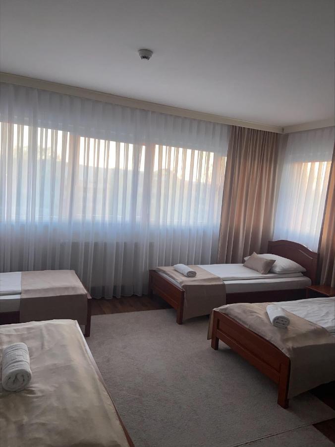 Hotel New Milenium Lukavac Zewnętrze zdjęcie
