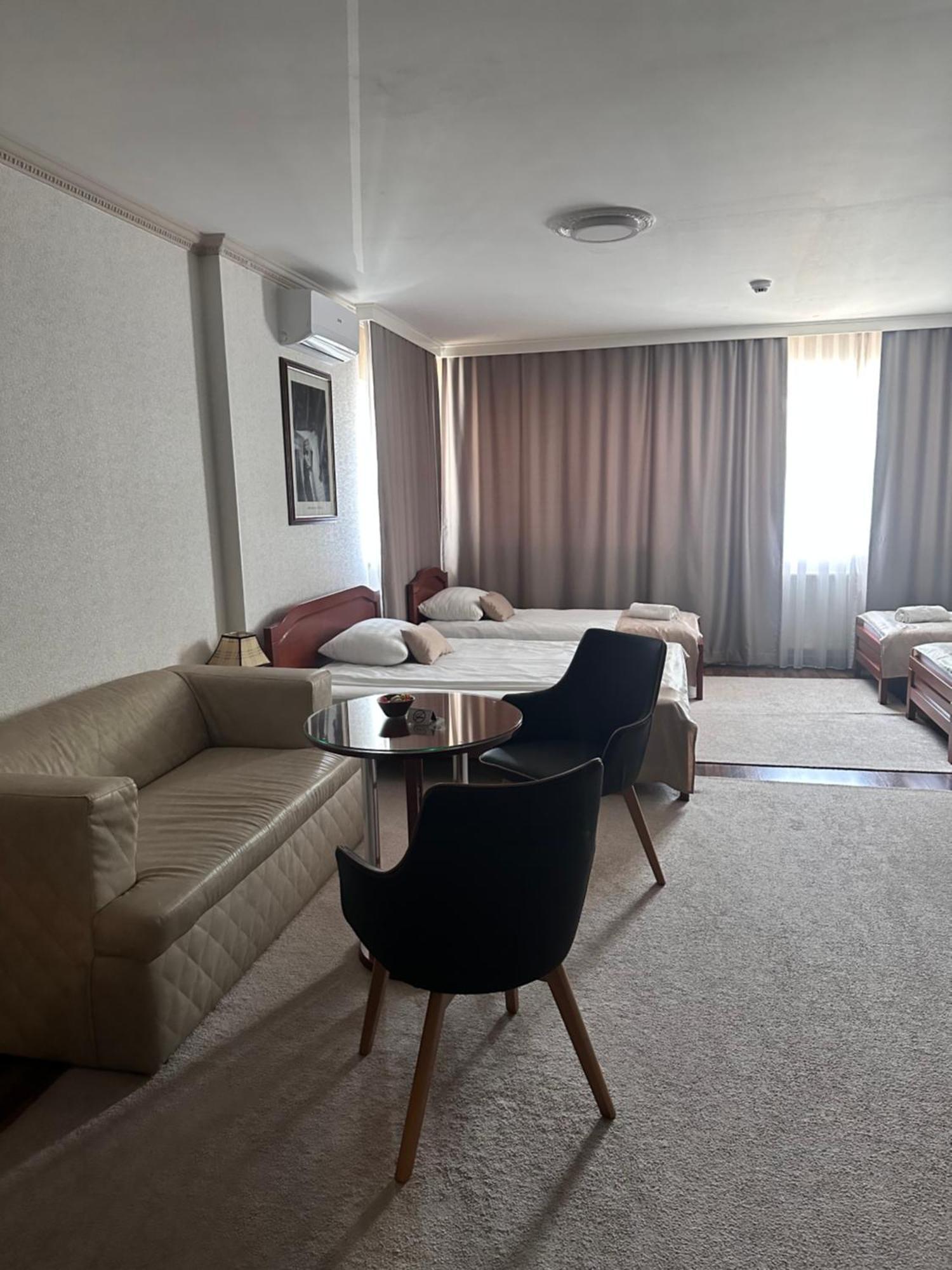 Hotel New Milenium Lukavac Zewnętrze zdjęcie