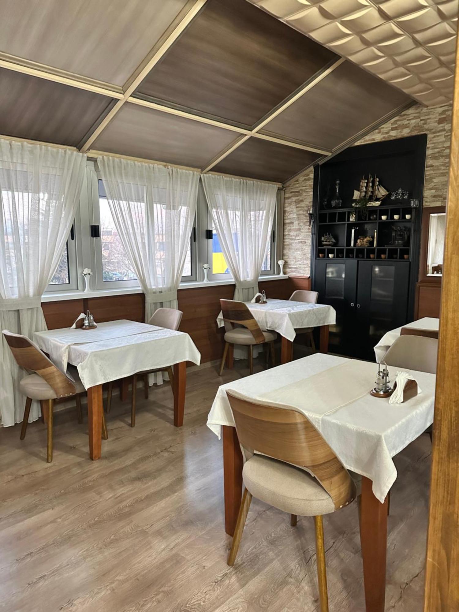 Hotel New Milenium Lukavac Zewnętrze zdjęcie