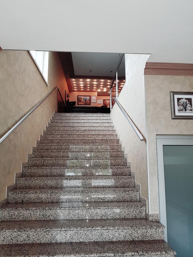 Hotel New Milenium Lukavac Zewnętrze zdjęcie