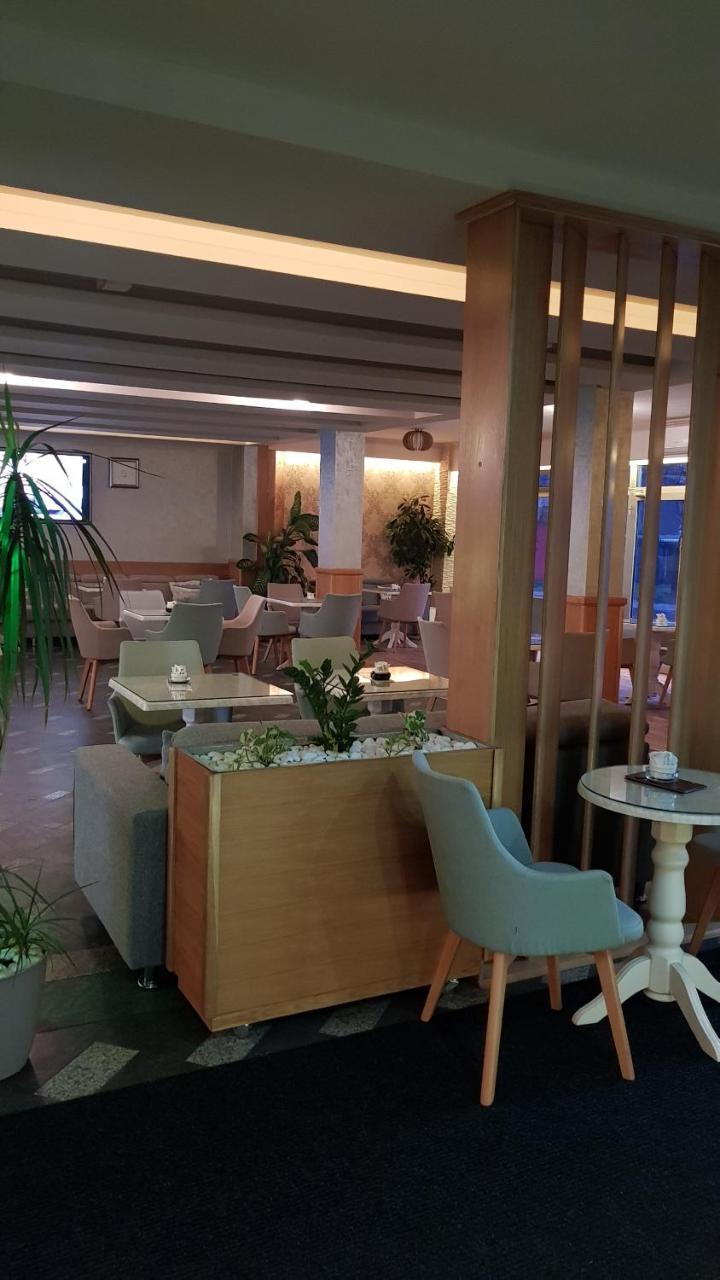 Hotel New Milenium Lukavac Zewnętrze zdjęcie